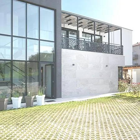 S 5 Spavacih Soba I Pogledom Na Na Najboljoj Lokaciji Villa *