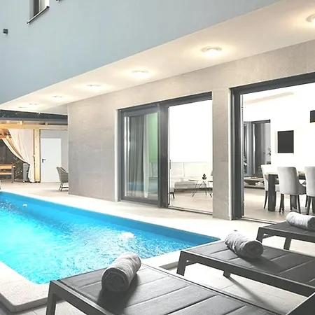 Villa S 5 Spavacih Soba I Pogledom Na Na Najboljoj Lokaciji
